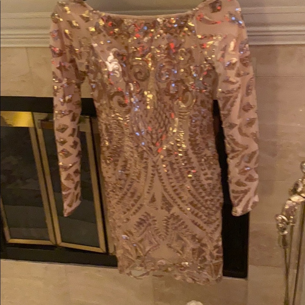 A beautiful off the shoulder dress stunning